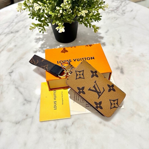 ブランドキーホルダー背面デザイン